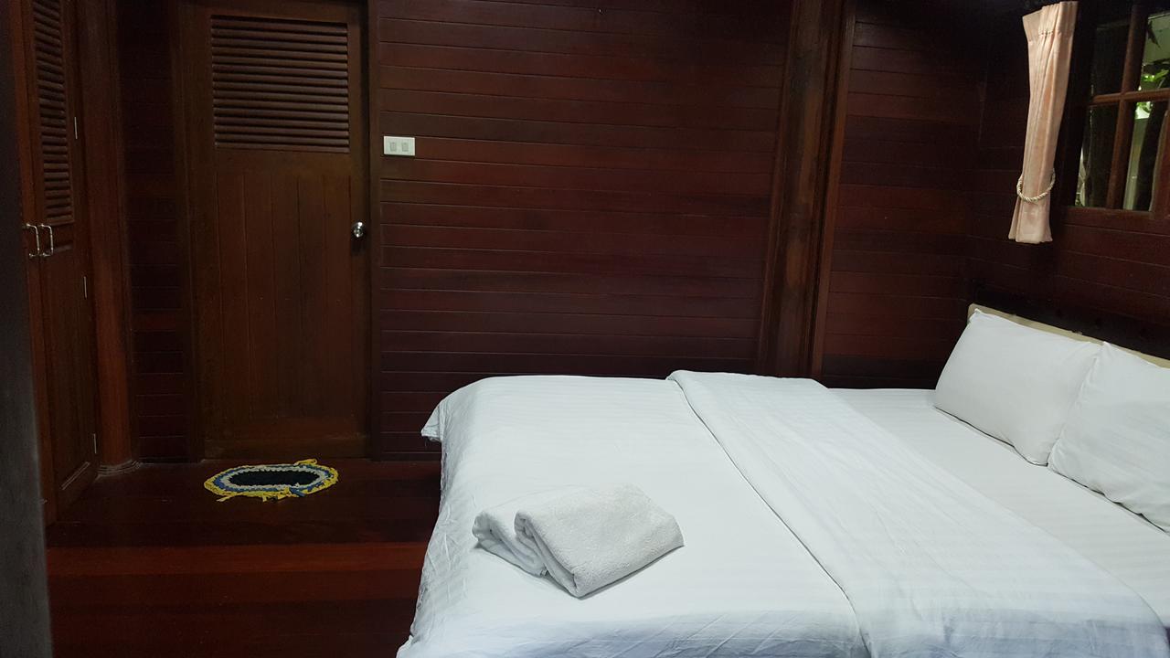 Ruean Mai Chai Khlong Amphawa Exterior foto